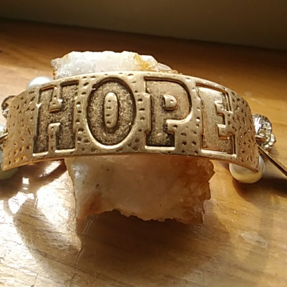 Plunder Design Hope bracelet